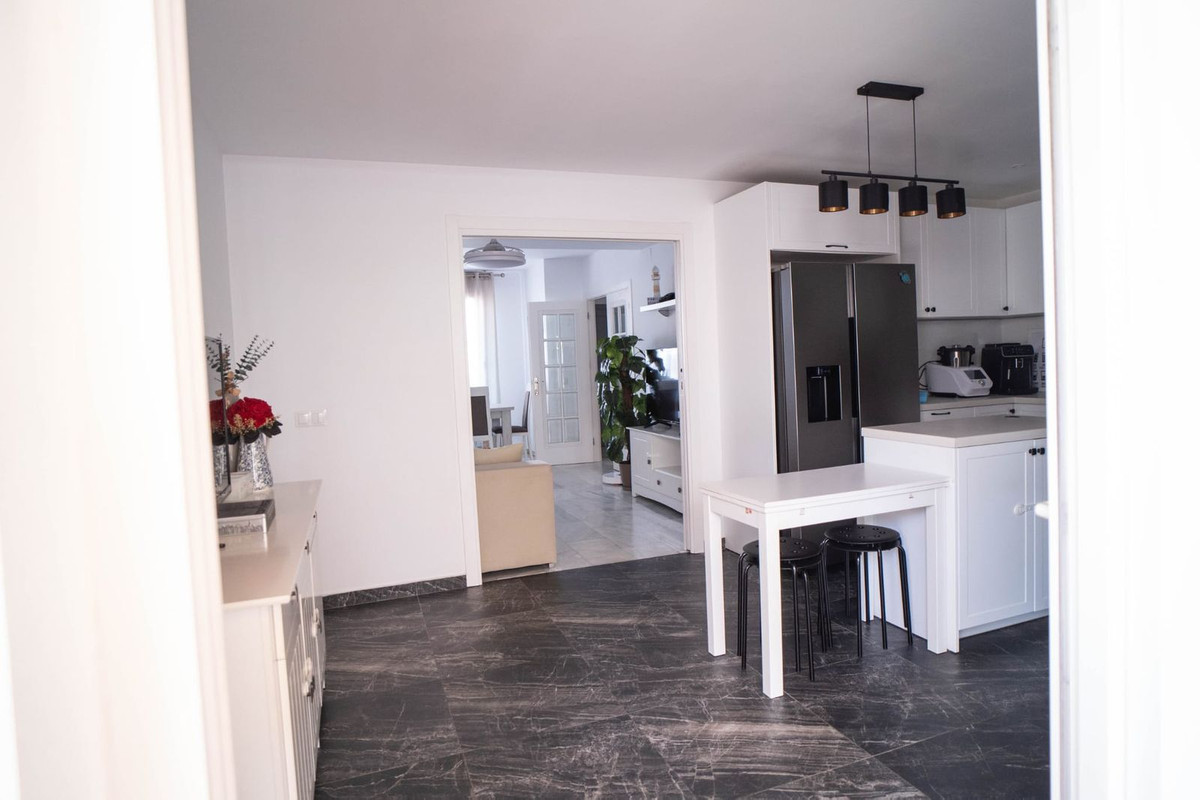 Se vende Pareada de 6 dormitorios en Costa Del Sol, Málaga, España