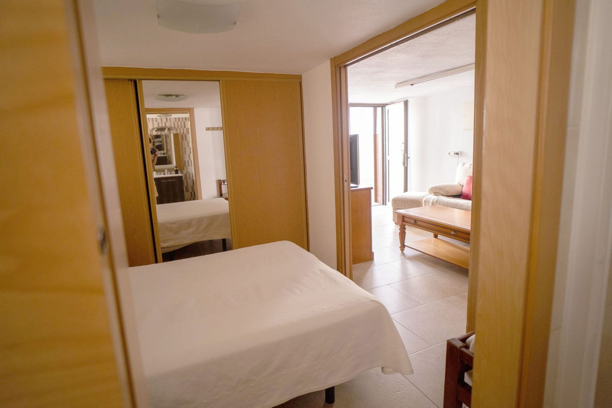 Se vende Pareada de 6 dormitorios en Costa Del Sol, Málaga, España