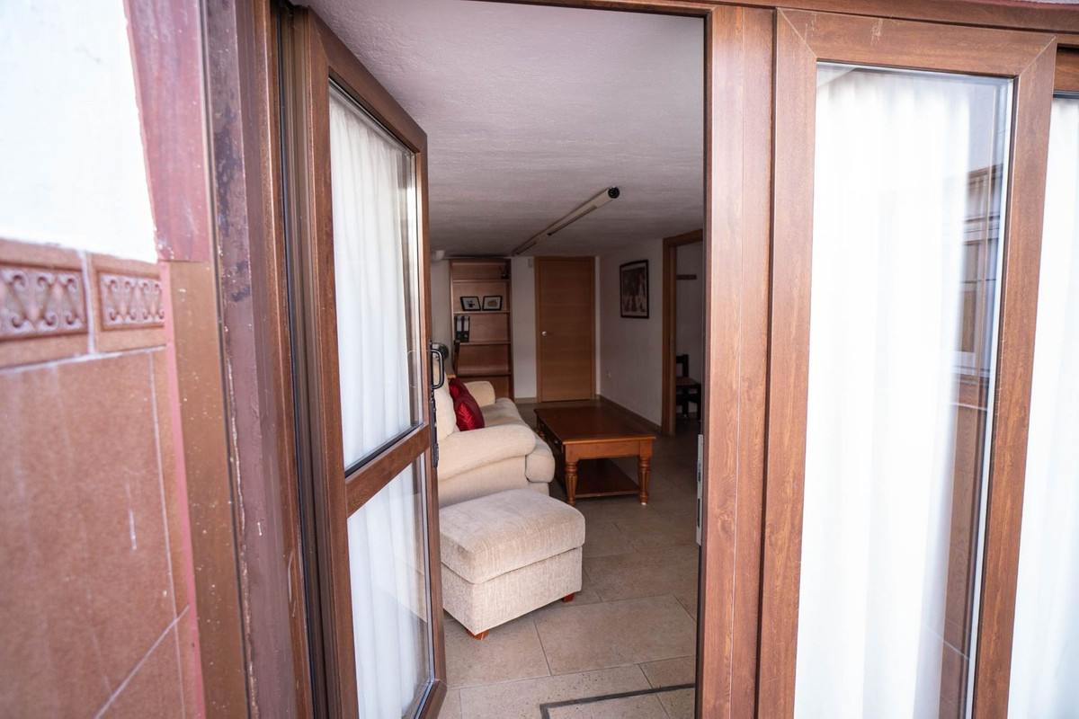 Se vende Pareada de 6 dormitorios en Costa Del Sol, Málaga, España