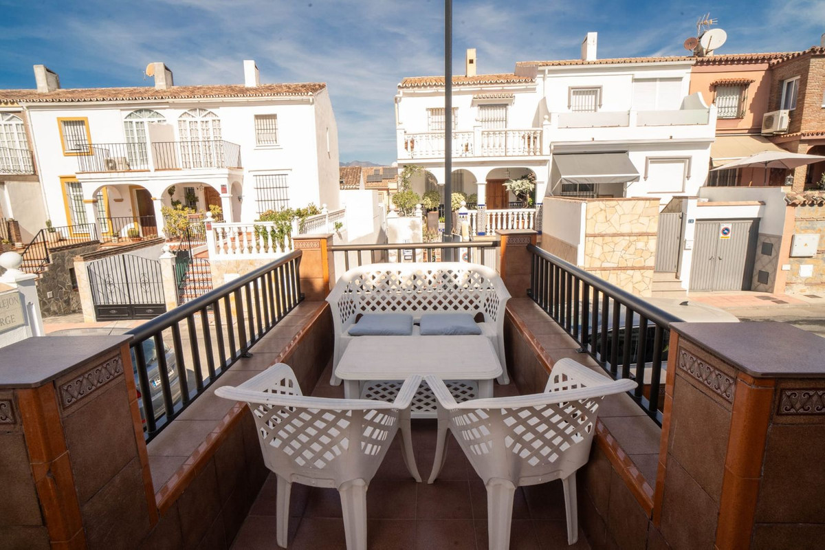 Se vende Pareada de 6 dormitorios en Costa Del Sol, Málaga, España