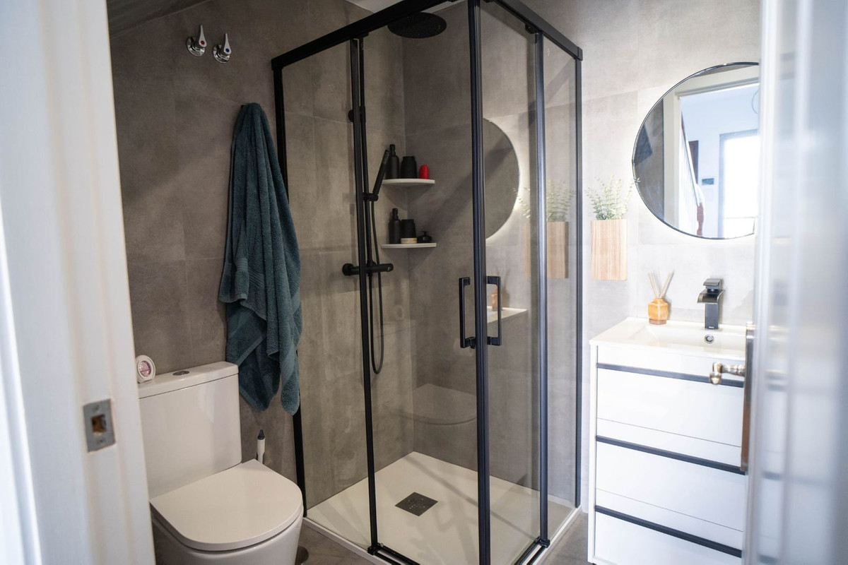 Se vende Pareada de 6 dormitorios en Costa Del Sol, Málaga, España