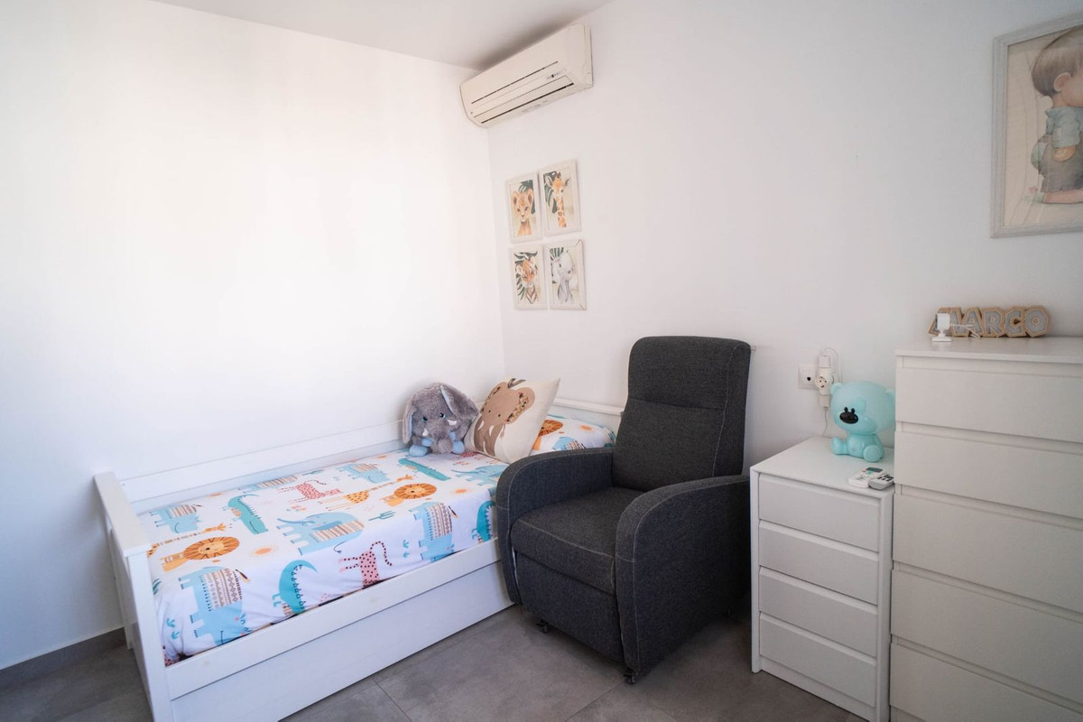 Se vende Pareada de 6 dormitorios en Costa Del Sol, Málaga, España