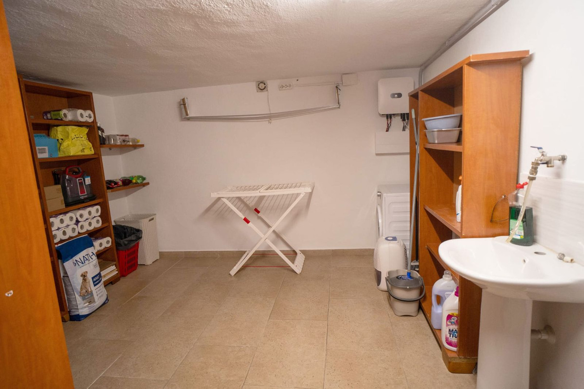 Se vende Pareada de 6 dormitorios en Costa Del Sol, Málaga, España