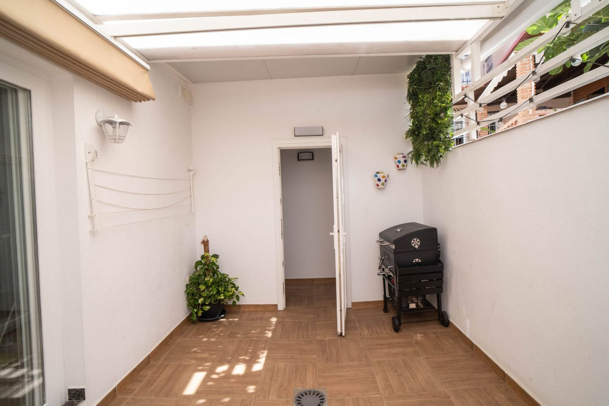 Se vende Pareada de 6 dormitorios en Costa Del Sol, Málaga, España