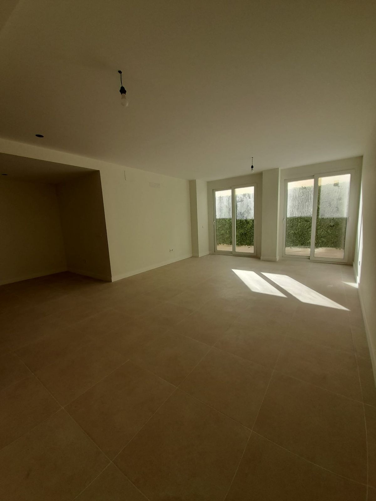 Se vende Apartamento Planta Baja de 3 dormitorios en Costa Del Sol, Málaga, España