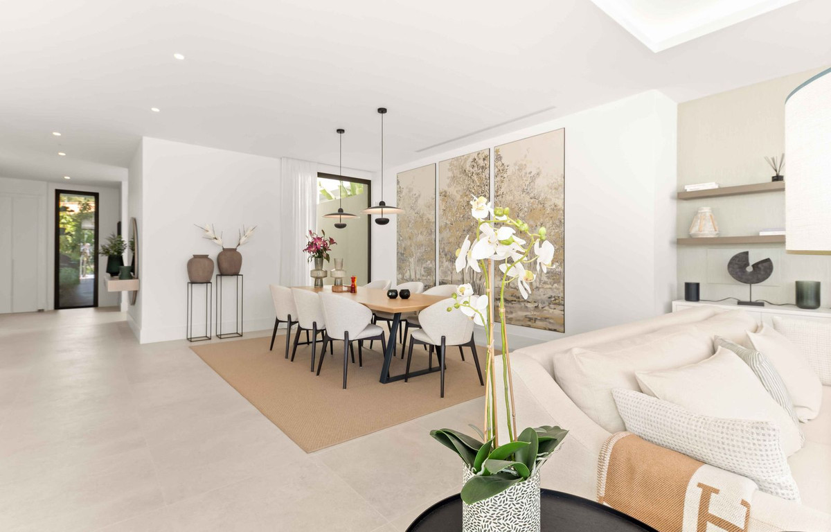 Se vende Villa - Chalet de 5 dormitorios en Costa Del Sol, Málaga, España