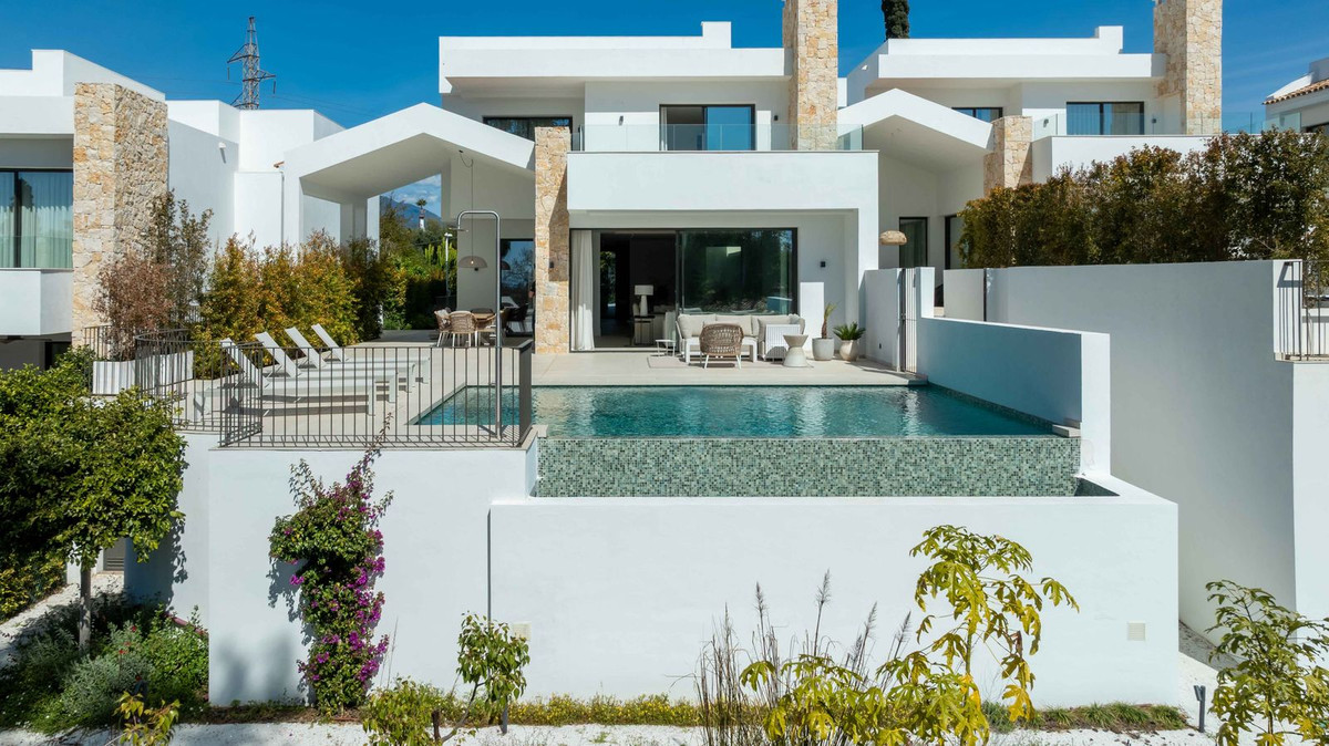 Se vende Villa - Chalet de 5 dormitorios en Costa Del Sol, Málaga, España