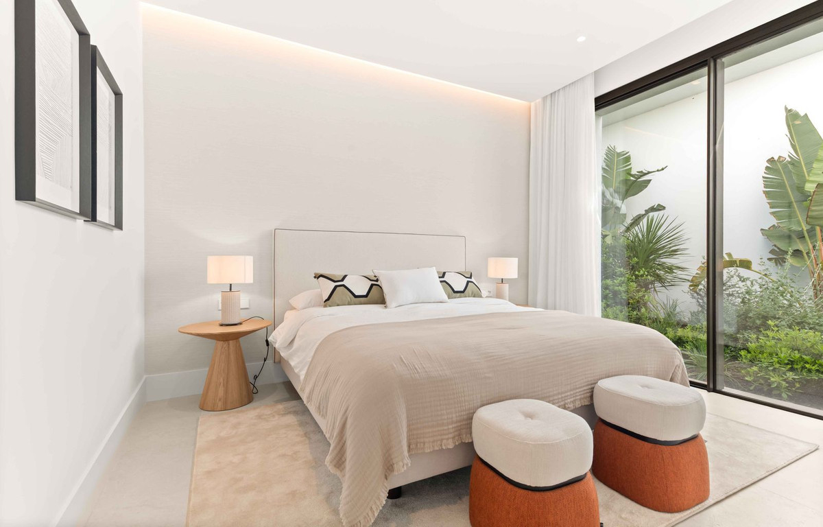 Se vende Villa - Chalet de 5 dormitorios en Costa Del Sol, Málaga, España