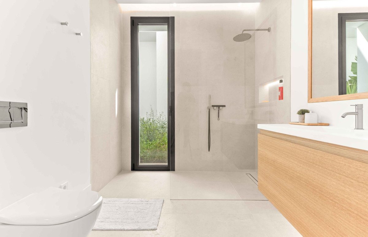 Se vende Villa - Chalet de 5 dormitorios en Costa Del Sol, Málaga, España