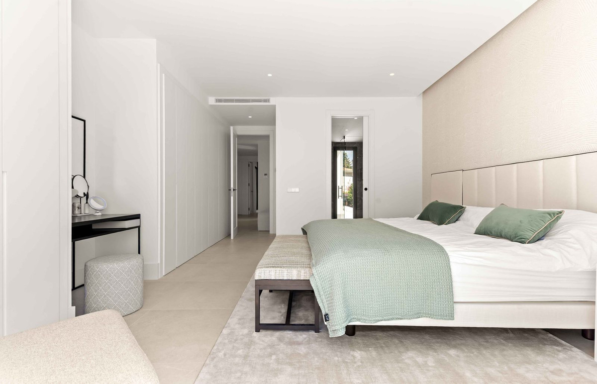 Se vende Villa - Chalet de 5 dormitorios en Costa Del Sol, Málaga, España