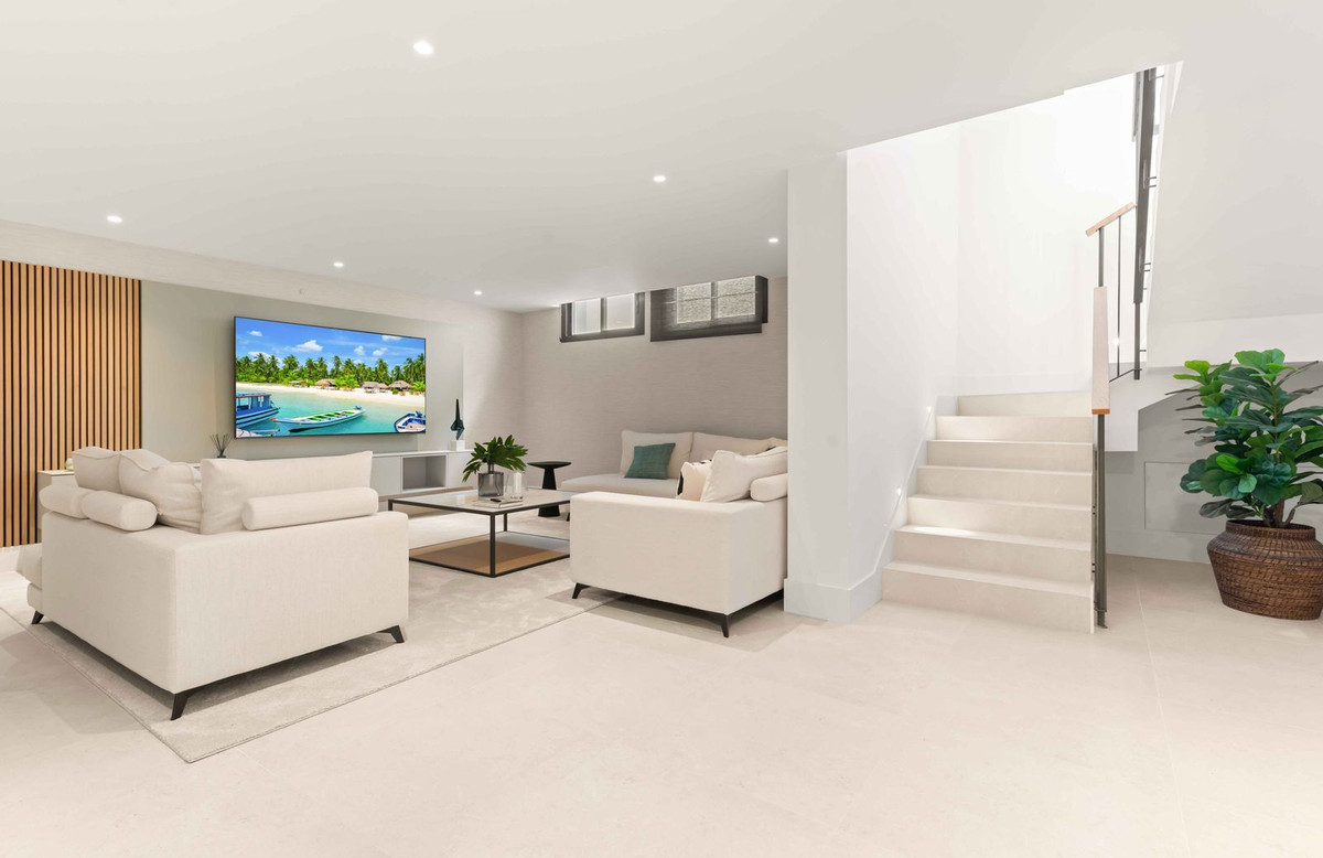 Se vende Villa - Chalet de 5 dormitorios en Costa Del Sol, Málaga, España