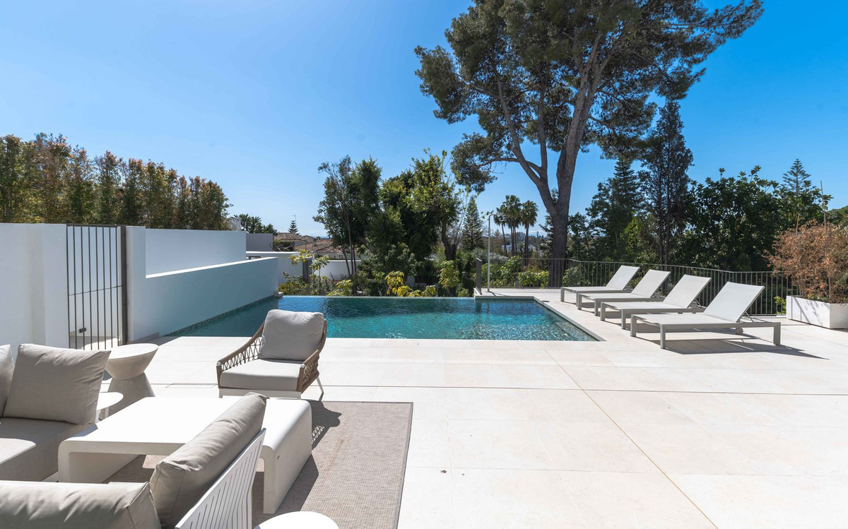 Se vende Villa - Chalet de 5 dormitorios en Costa Del Sol, Málaga, España