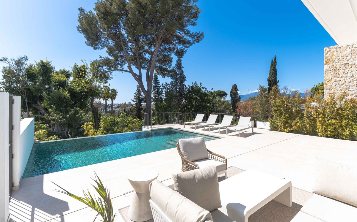 Se vende Villa - Chalet de 5 dormitorios en Costa Del Sol, Málaga, España