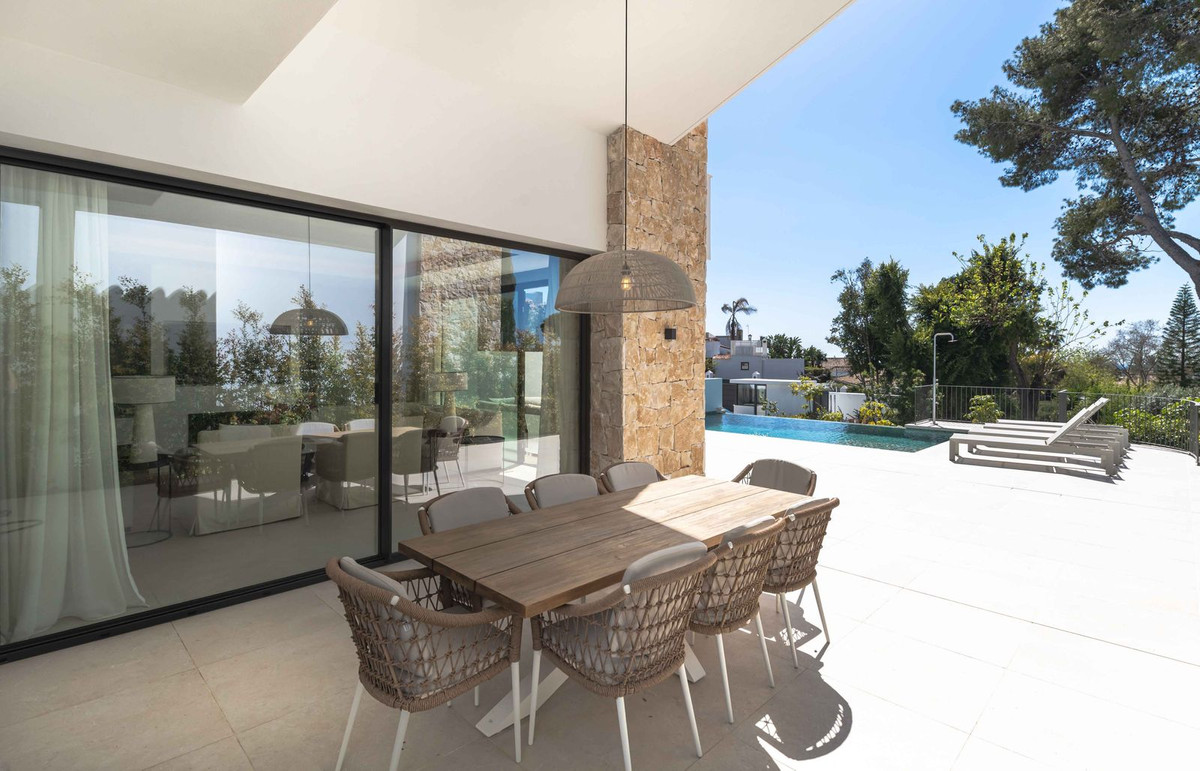 Se vende Villa - Chalet de 5 dormitorios en Costa Del Sol, Málaga, España