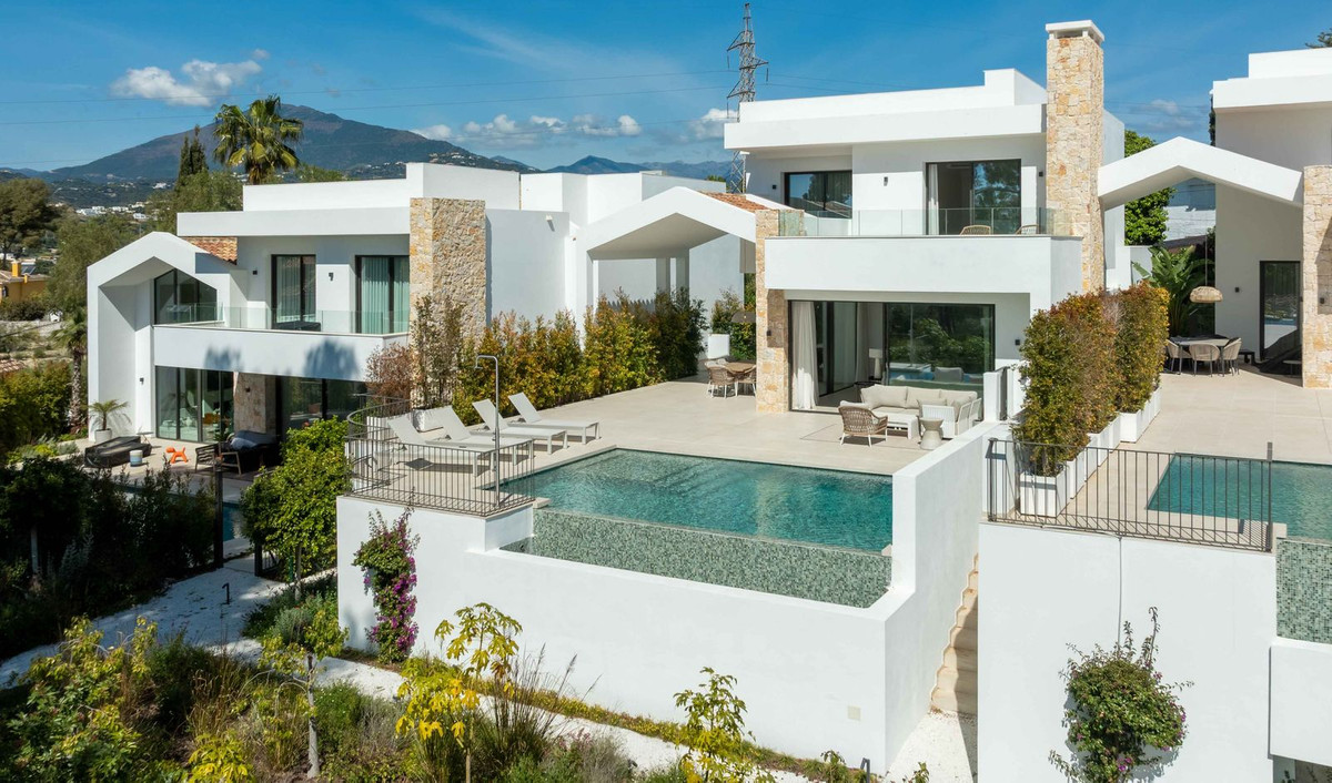 Se vende Villa - Chalet de 5 dormitorios en Costa Del Sol, Málaga, España