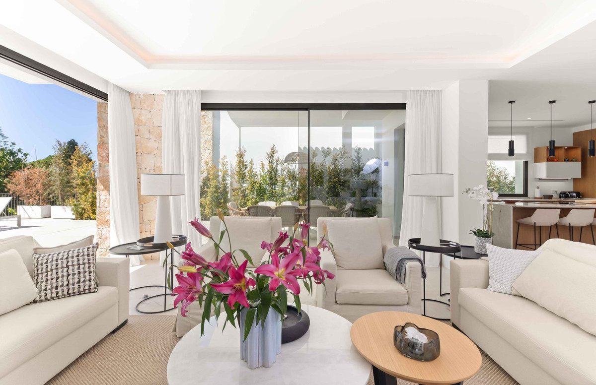 Se vende Villa - Chalet de 5 dormitorios en Costa Del Sol, Málaga, España