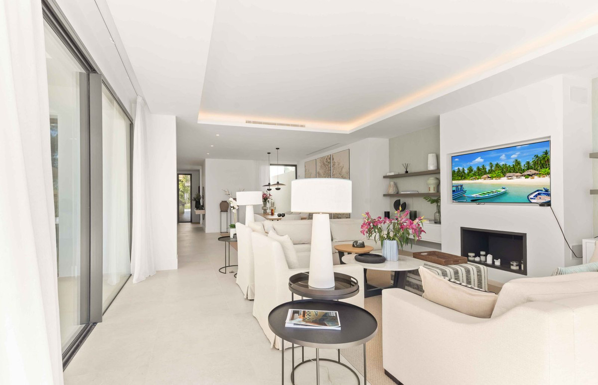 Se vende Villa - Chalet de 5 dormitorios en Costa Del Sol, Málaga, España