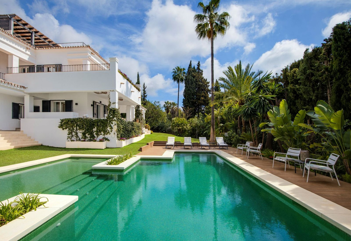 Se vende Villa - Chalet de 5 dormitorios en Costa Del Sol, Málaga, España