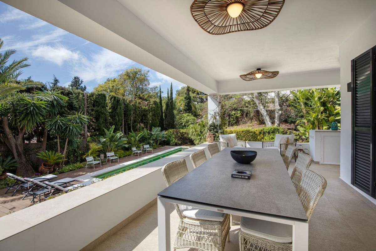Se vende Villa - Chalet de 5 dormitorios en Costa Del Sol, Málaga, España