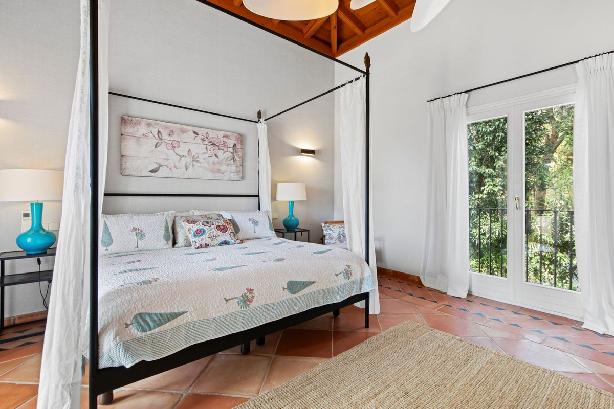 Se vende Villa - Chalet de 5 dormitorios en Costa Del Sol, Málaga, España