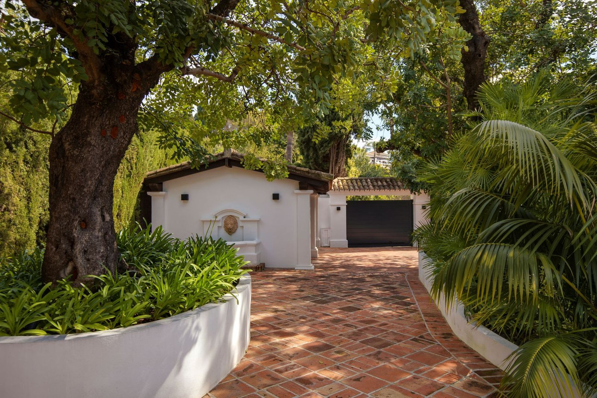 Se vende Villa - Chalet de 5 dormitorios en Costa Del Sol, Málaga, España
