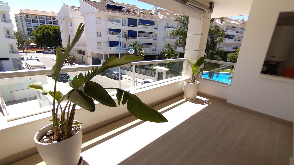 3 Bed Apartment for sale in San Pedro De Alcántara Costa Del Sol, Málaga, Spain