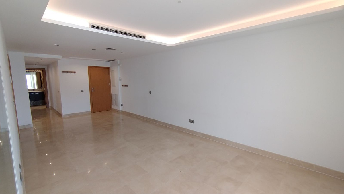 3 Bed Apartment for sale in San Pedro De Alcántara Costa Del Sol, Málaga, Spain