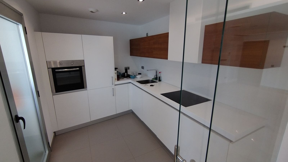 3 Bed Apartment for sale in San Pedro De Alcántara Costa Del Sol, Málaga, Spain