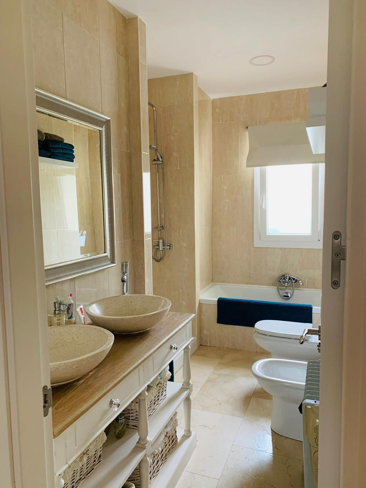 Se vende Villa - Chalet de 5 dormitorios en Costa Del Sol, Cadiz, España