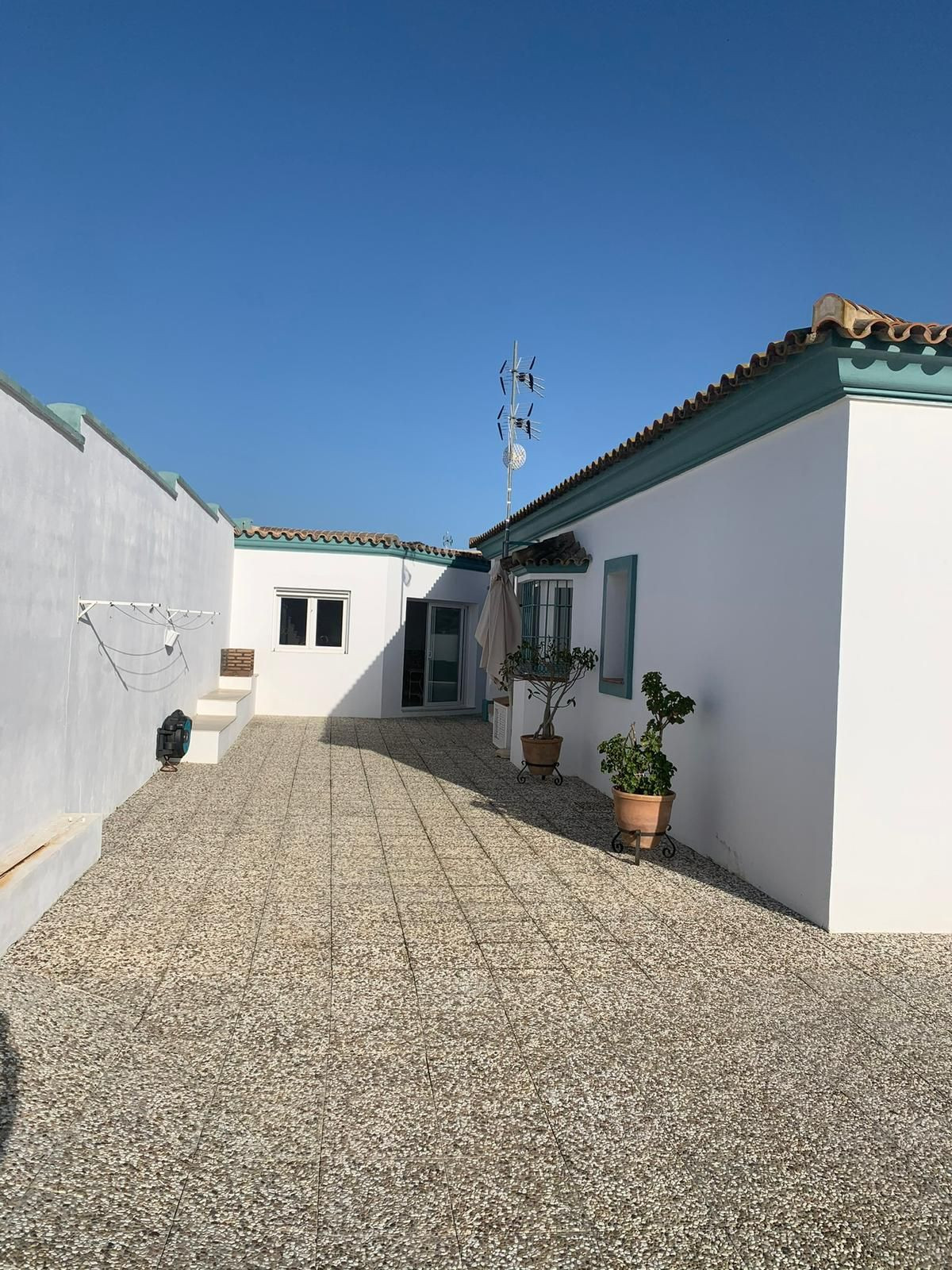 Se vende Villa - Chalet de 5 dormitorios en Costa Del Sol, Cadiz, España