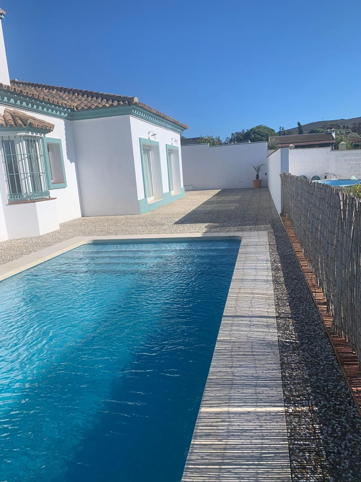 Se vende Villa - Chalet de 5 dormitorios en Costa Del Sol, Cadiz, España