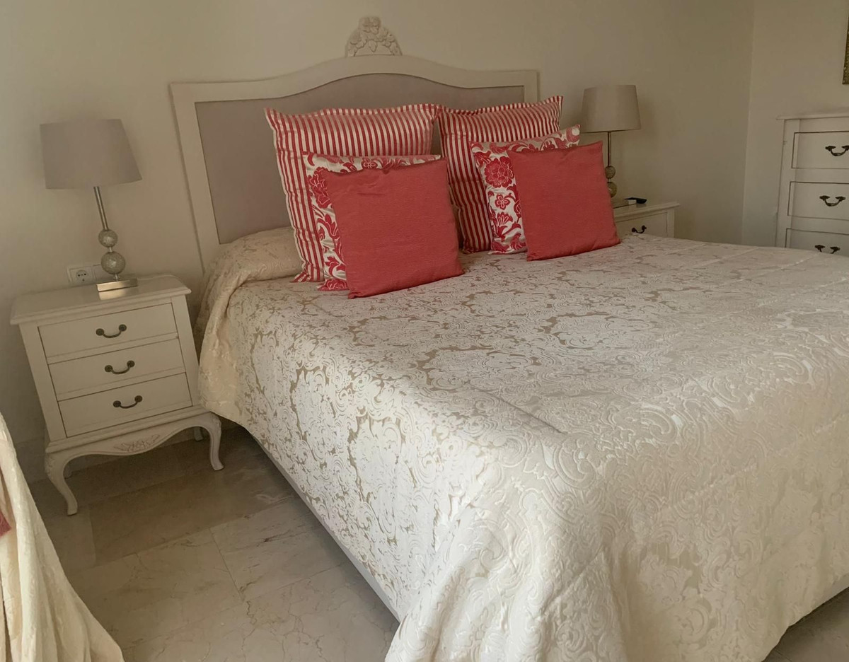 Se vende Villa - Chalet de 5 dormitorios en Costa Del Sol, Cadiz, España