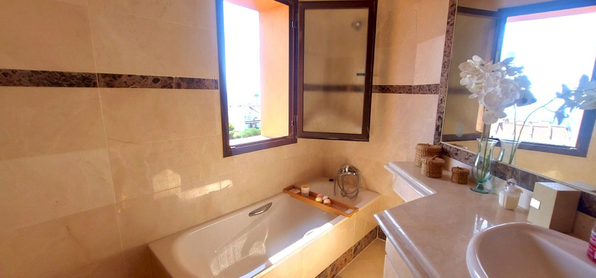 3 Bed Apartment for sale in Manilva Costa Del Sol, Málaga, Spain