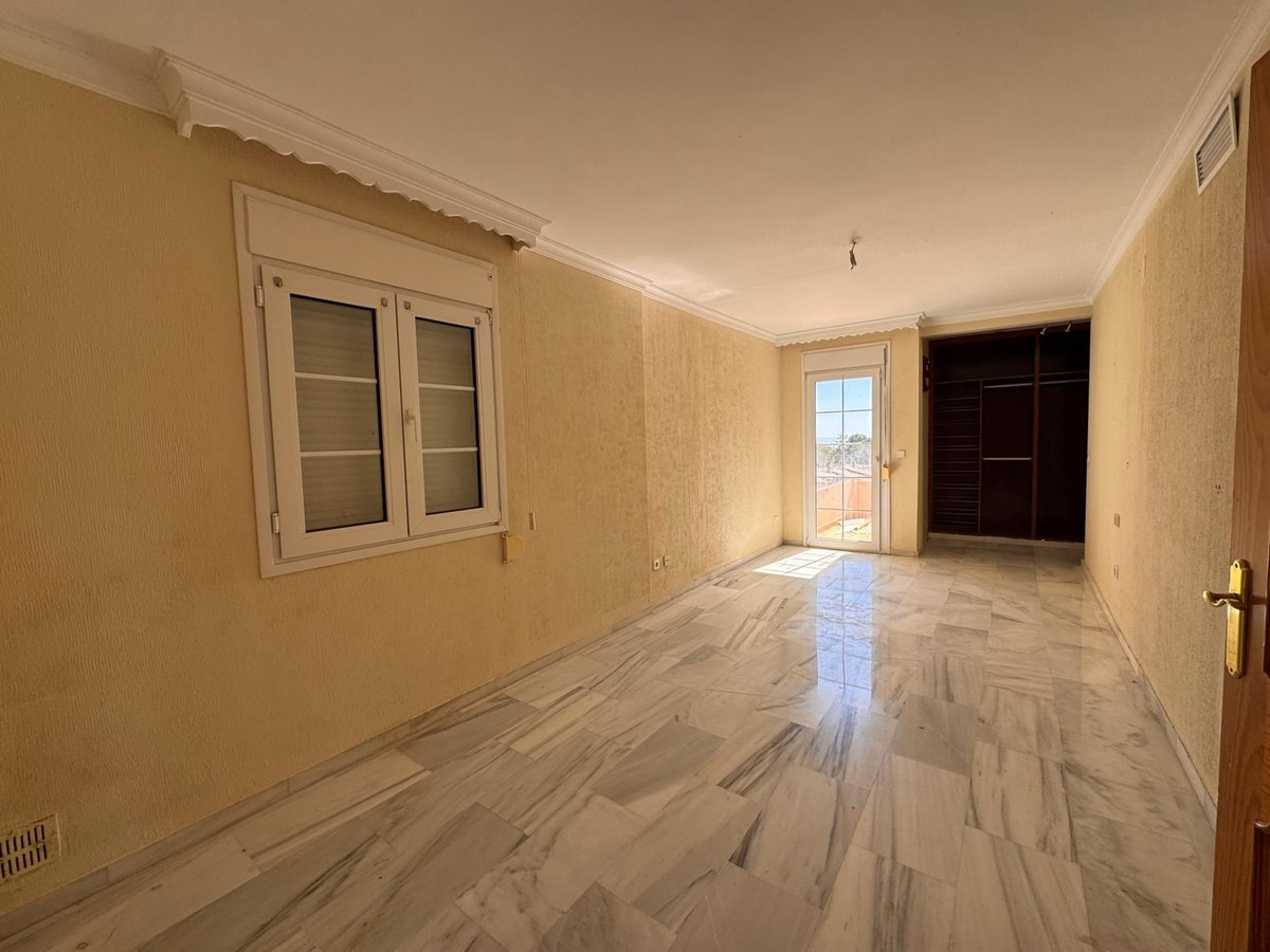 4 Bed Townhouse for sale in Estepona Costa Del Sol, Málaga, Spain