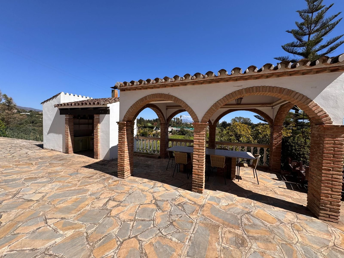 4 Bed Townhouse for sale in Estepona Costa Del Sol, Málaga, Spain