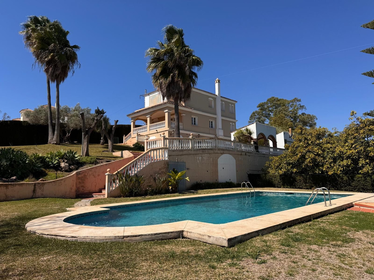 4 Bed Townhouse for sale in Estepona Costa Del Sol, Málaga, Spain