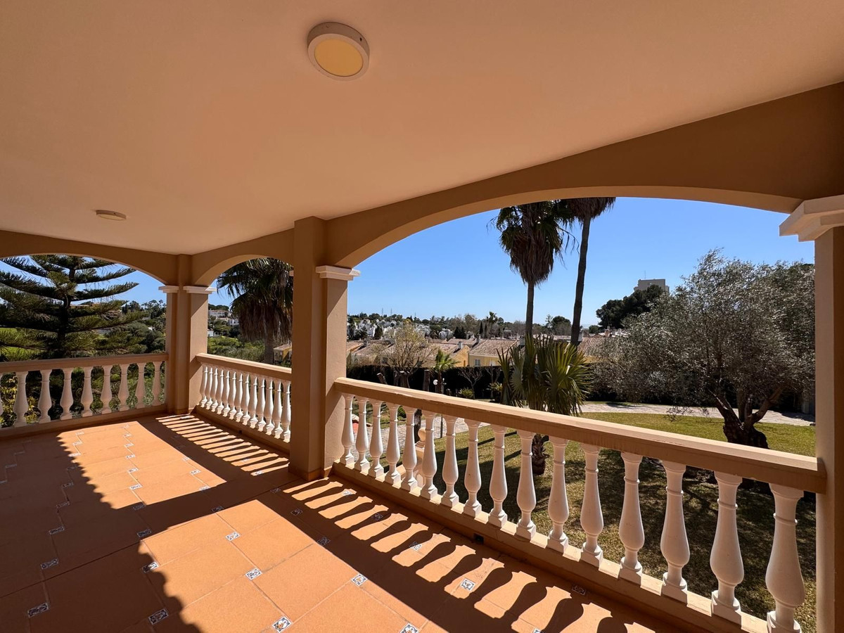 4 Bed Townhouse for sale in Estepona Costa Del Sol, Málaga, Spain