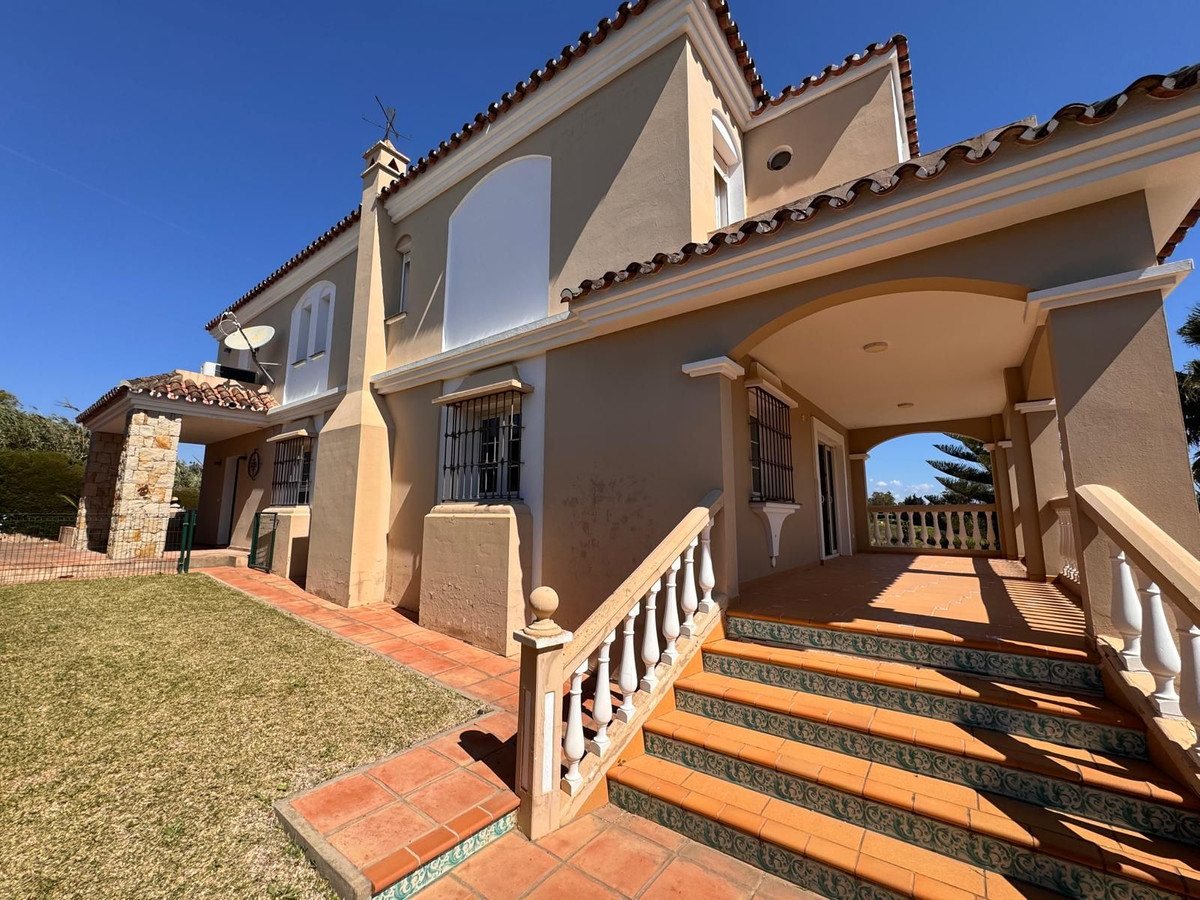 4 Bed Townhouse for sale in Estepona Costa Del Sol, Málaga, Spain
