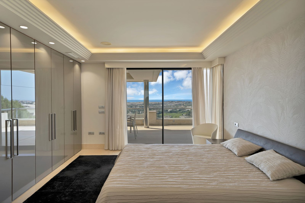 3 Bed Apartment for sale in Nueva Andalucía Costa Del Sol, Málaga, Spain