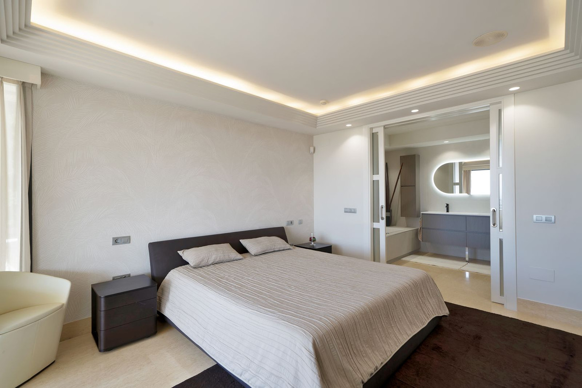 3 Bed Apartment for sale in Nueva Andalucía Costa Del Sol, Málaga, Spain