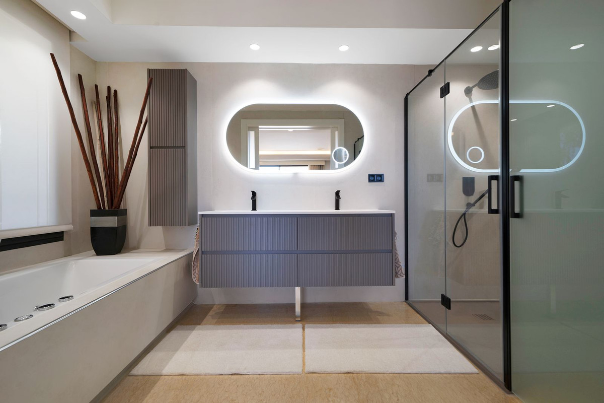 3 Bed Apartment for sale in Nueva Andalucía Costa Del Sol, Málaga, Spain