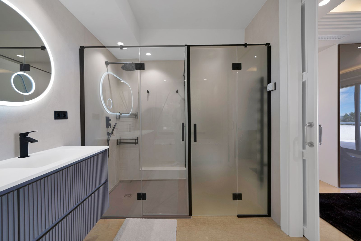 3 Bed Apartment for sale in Nueva Andalucía Costa Del Sol, Málaga, Spain