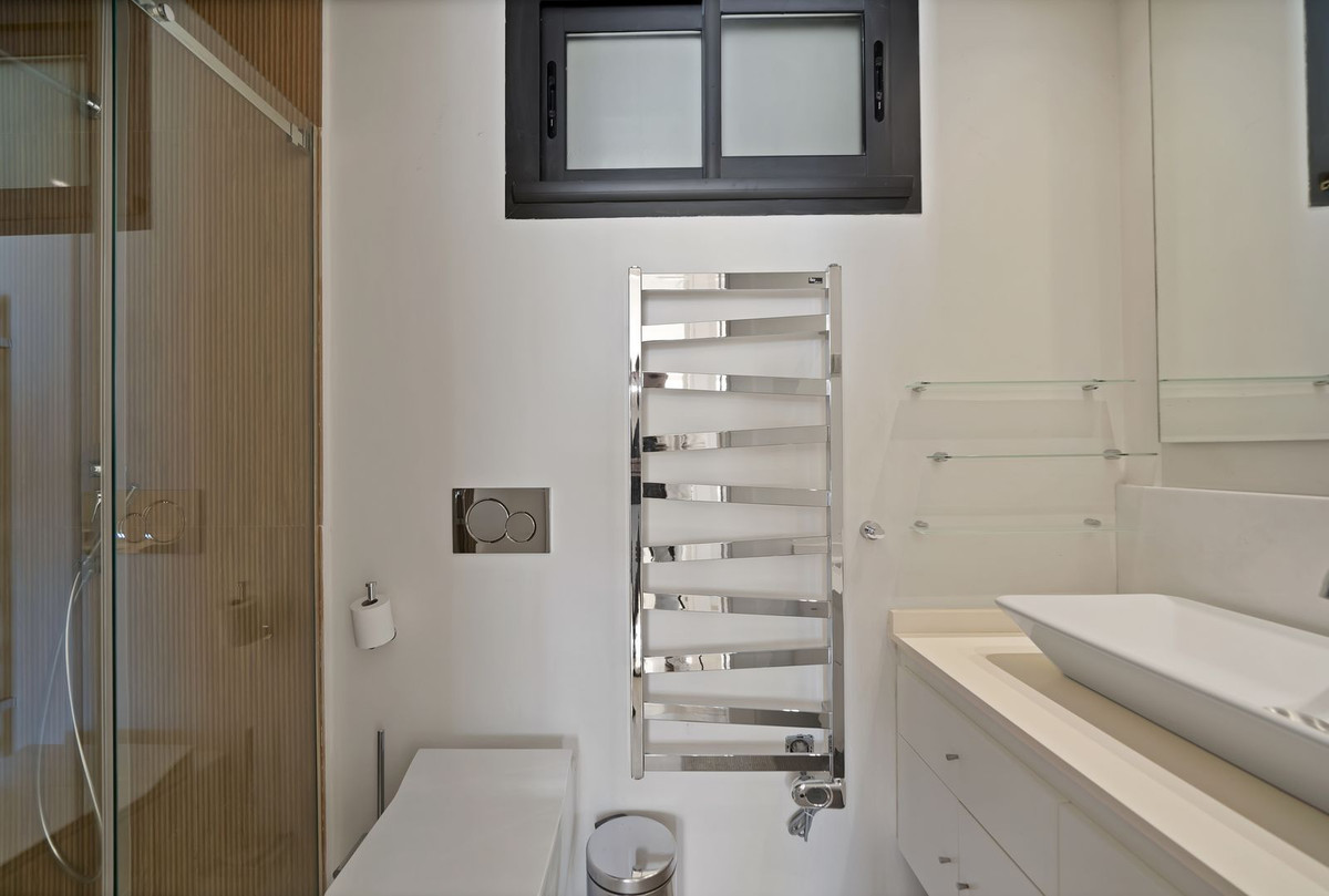 3 Bed Apartment for sale in Nueva Andalucía Costa Del Sol, Málaga, Spain