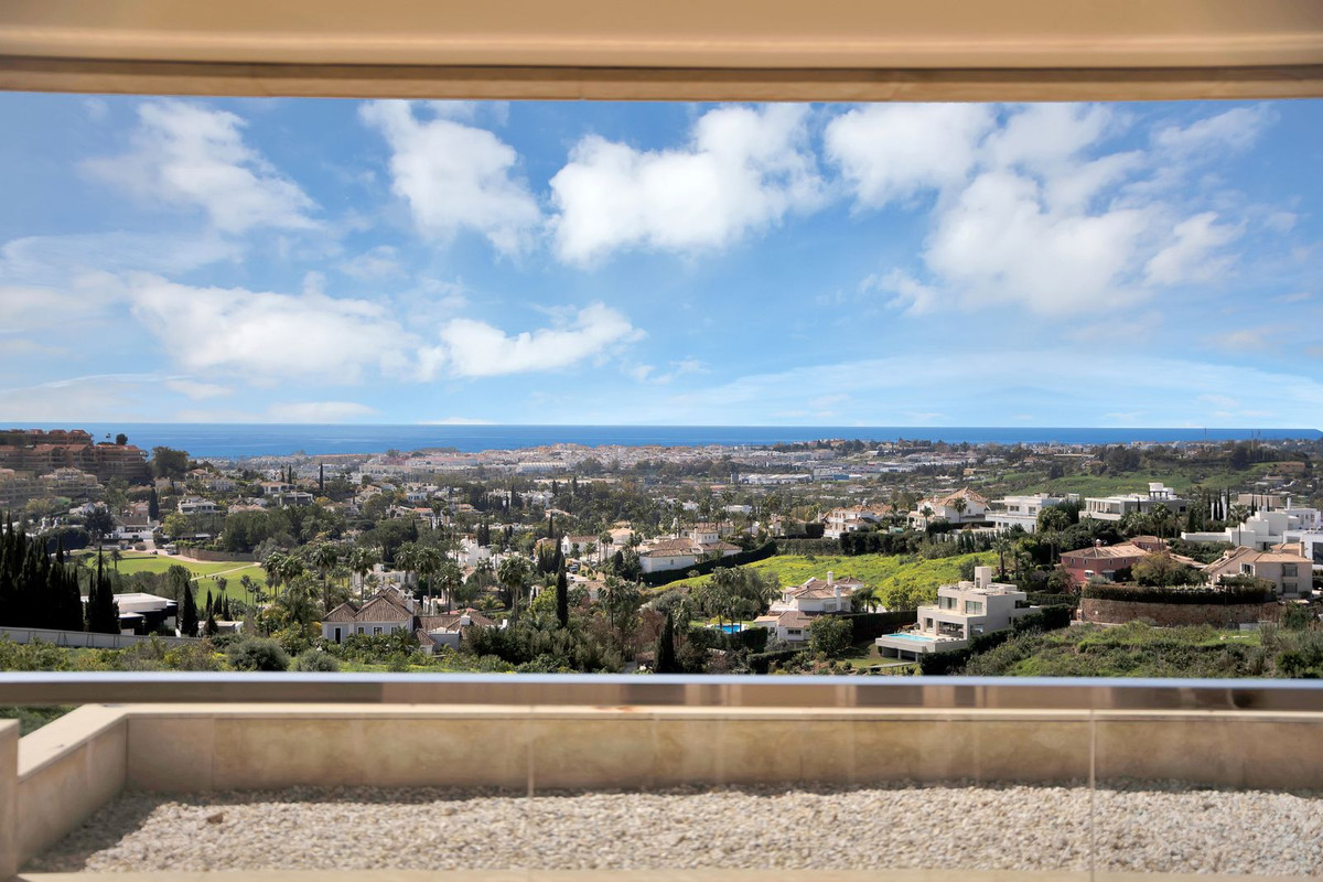 3 Bed Apartment for sale in Nueva Andalucía Costa Del Sol, Málaga, Spain