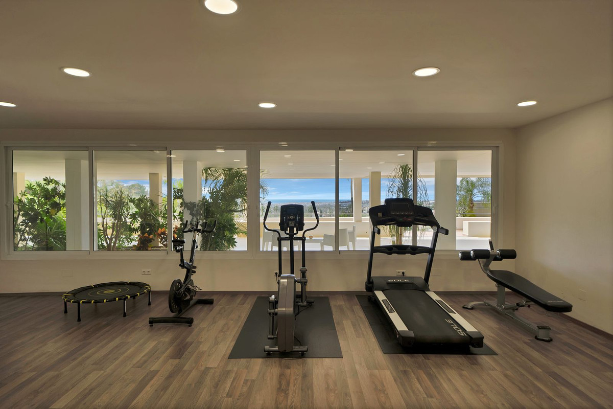 3 Bed Apartment for sale in Nueva Andalucía Costa Del Sol, Málaga, Spain