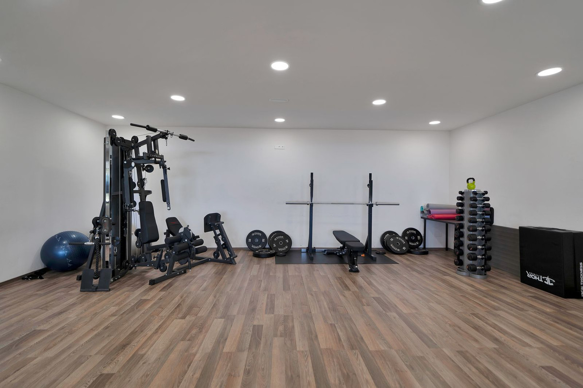 3 Bed Apartment for sale in Nueva Andalucía Costa Del Sol, Málaga, Spain