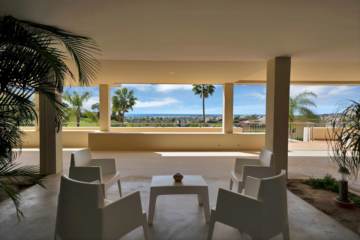 3 Bed Apartment for sale in Nueva Andalucía Costa Del Sol, Málaga, Spain
