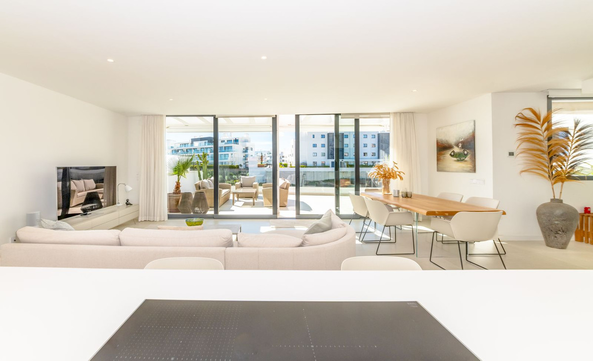 3 Bed Apartment for sale in Fuengirola Costa Del Sol, Málaga, Spain