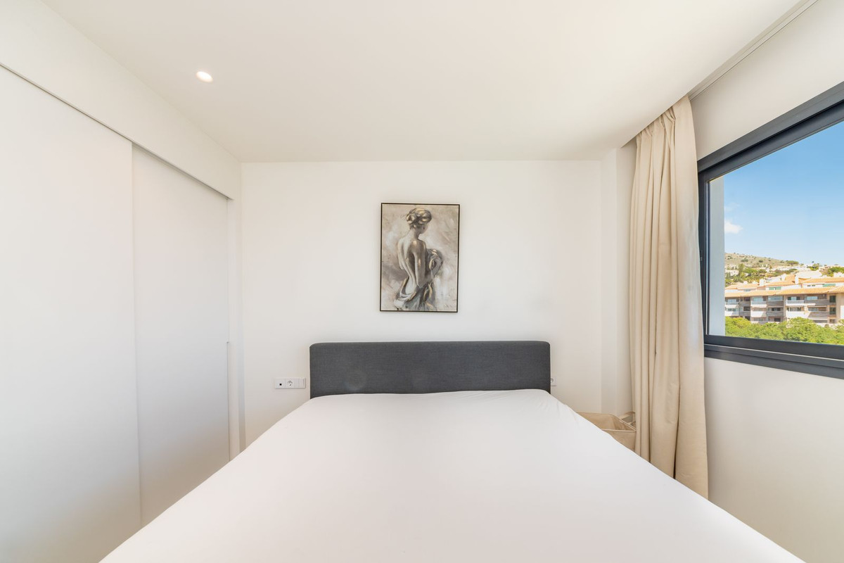 3 Bed Apartment for sale in Fuengirola Costa Del Sol, Málaga, Spain