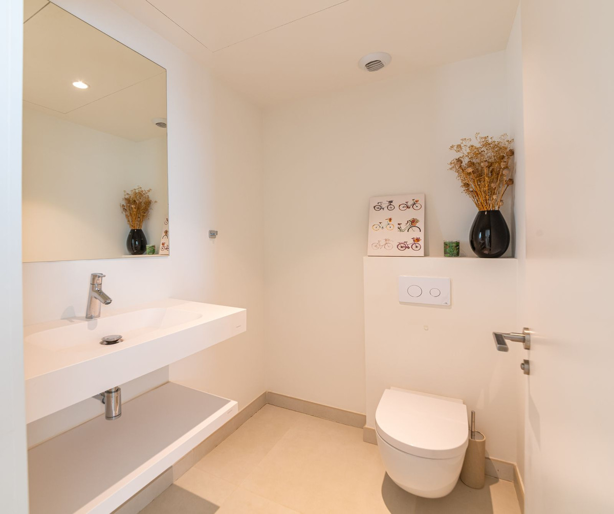 3 Bed Apartment for sale in Fuengirola Costa Del Sol, Málaga, Spain